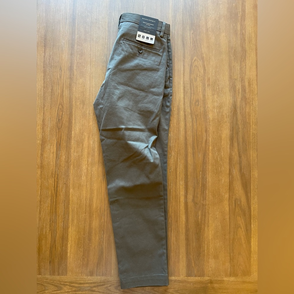 Banana Republic Rapid Movement Chinos - Slim Fit - 30 x 30 - Gray - Brand New